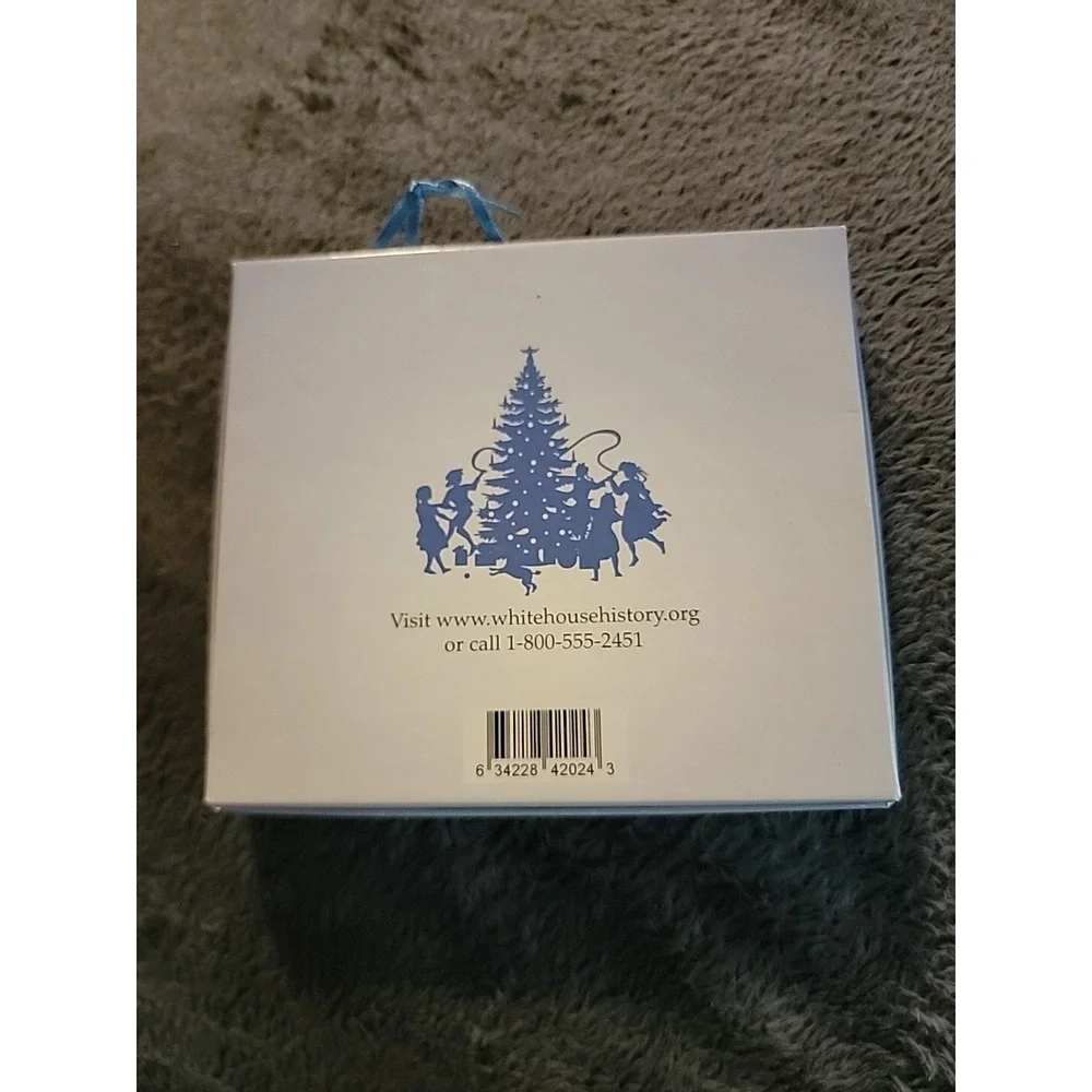 The White‎ House Historical Association Christmas 2009 Ornament